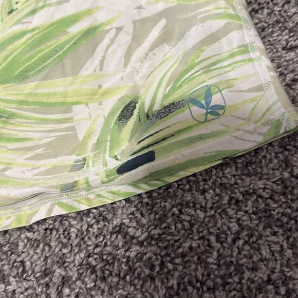 Carve Designa Short Sleeve Rash Guard - Picture 7 of 8